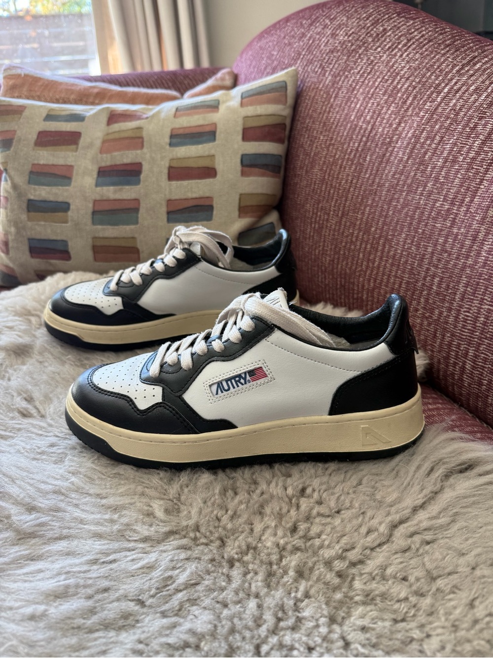 Autry Women's White and Black Low-Top Retro Sneakers